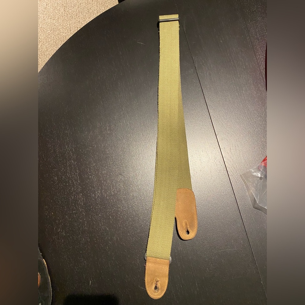 Guitar strap
